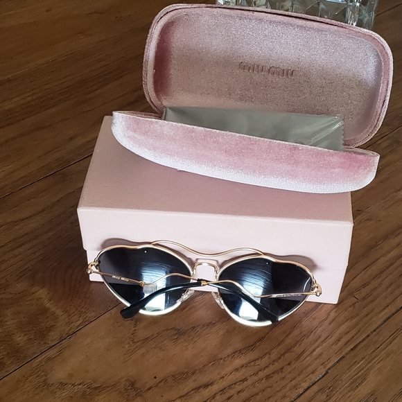 Miu Miu Butterfly Sunglasses New main image 7